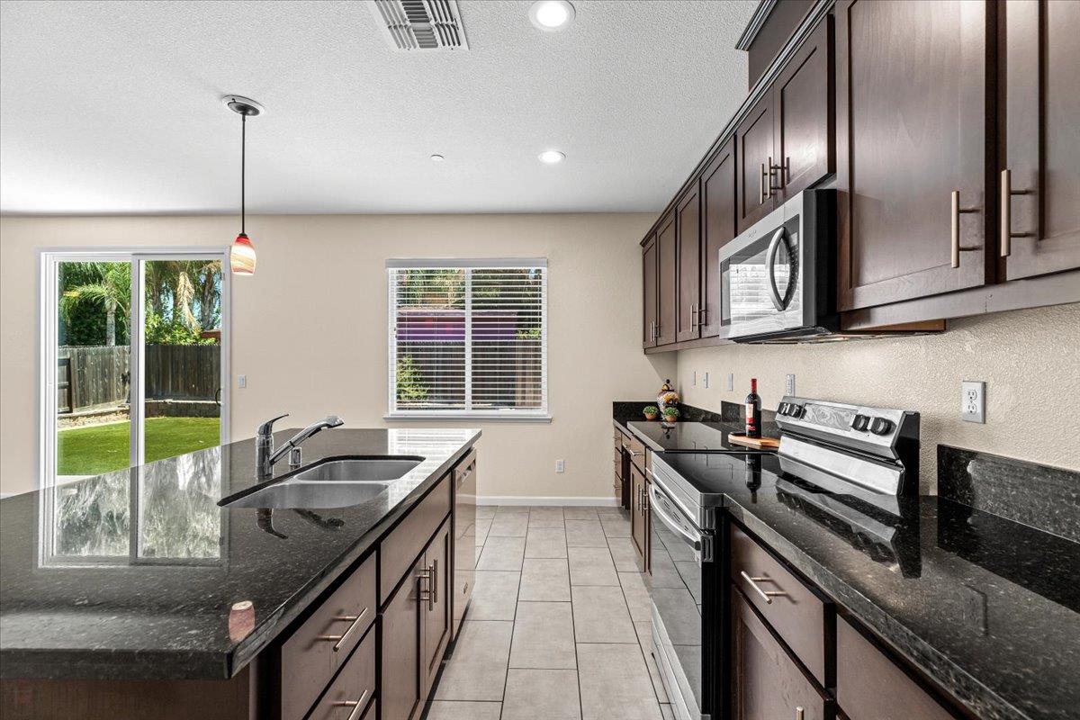 Atwater, California 95301, United States, 4 Bedrooms Bedrooms, ,4 BathroomsBathrooms,Residential,Active,190799