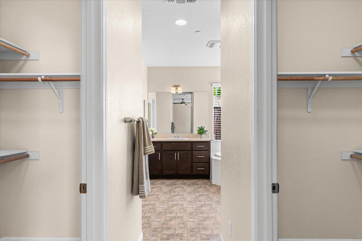 Atwater, California 95301, United States, 4 Bedrooms Bedrooms, ,4 BathroomsBathrooms,Residential,Active,190799