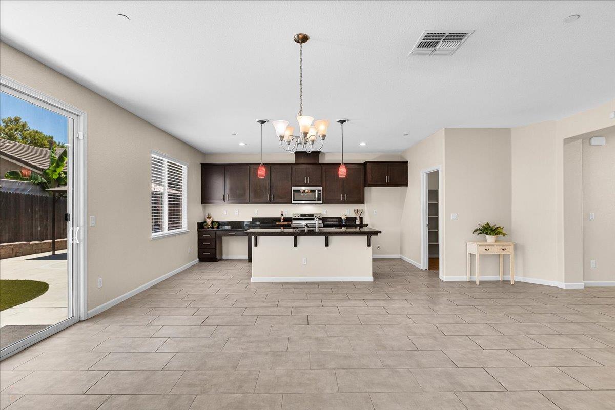 Atwater, California 95301, United States, 4 Bedrooms Bedrooms, ,4 BathroomsBathrooms,Residential,Active,190799