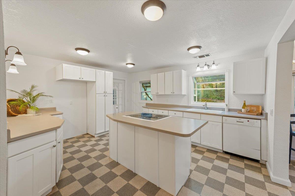 2005 Meadow Vista Road