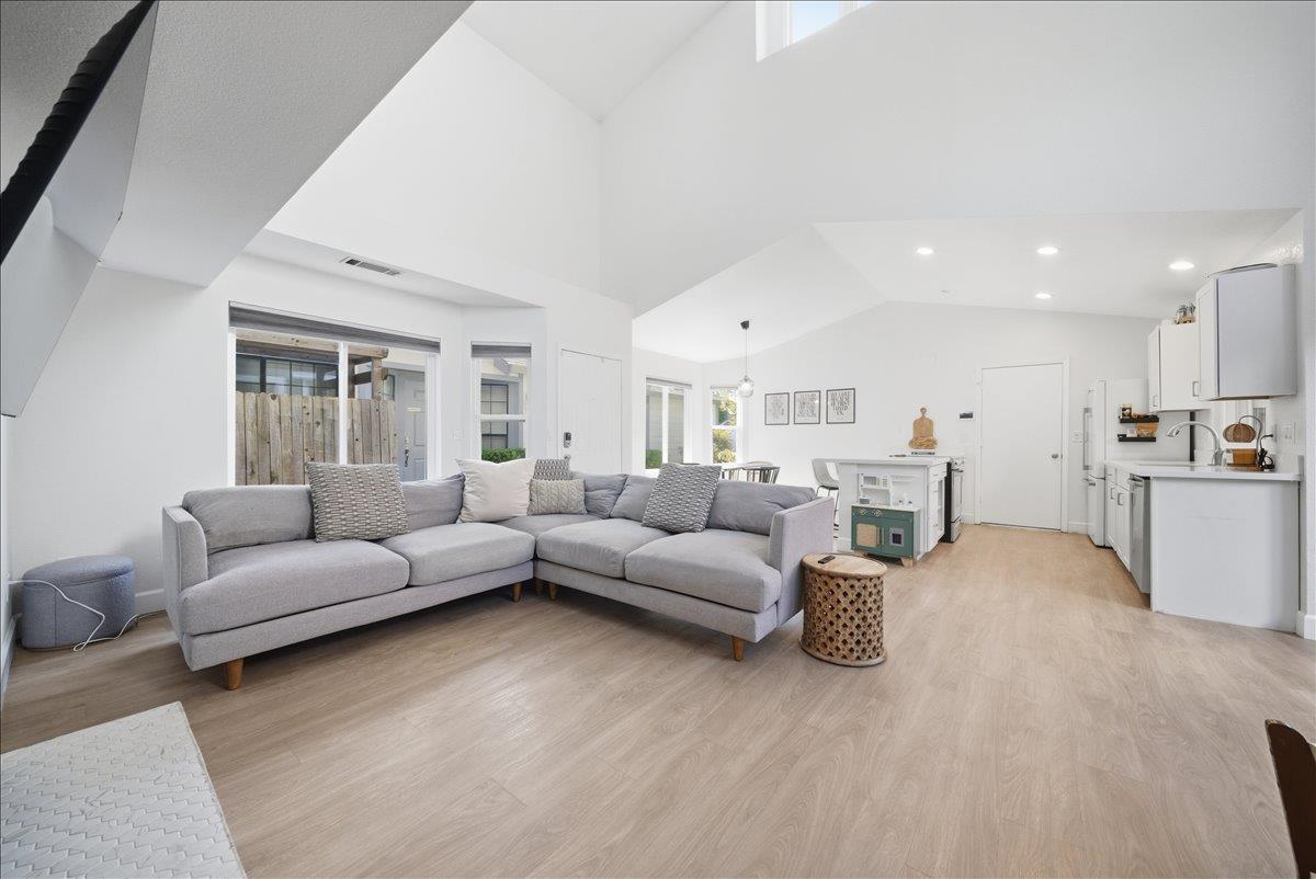 1328 Hidalgo Circle