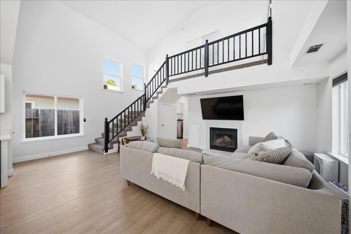 1328 Hidalgo Circle
