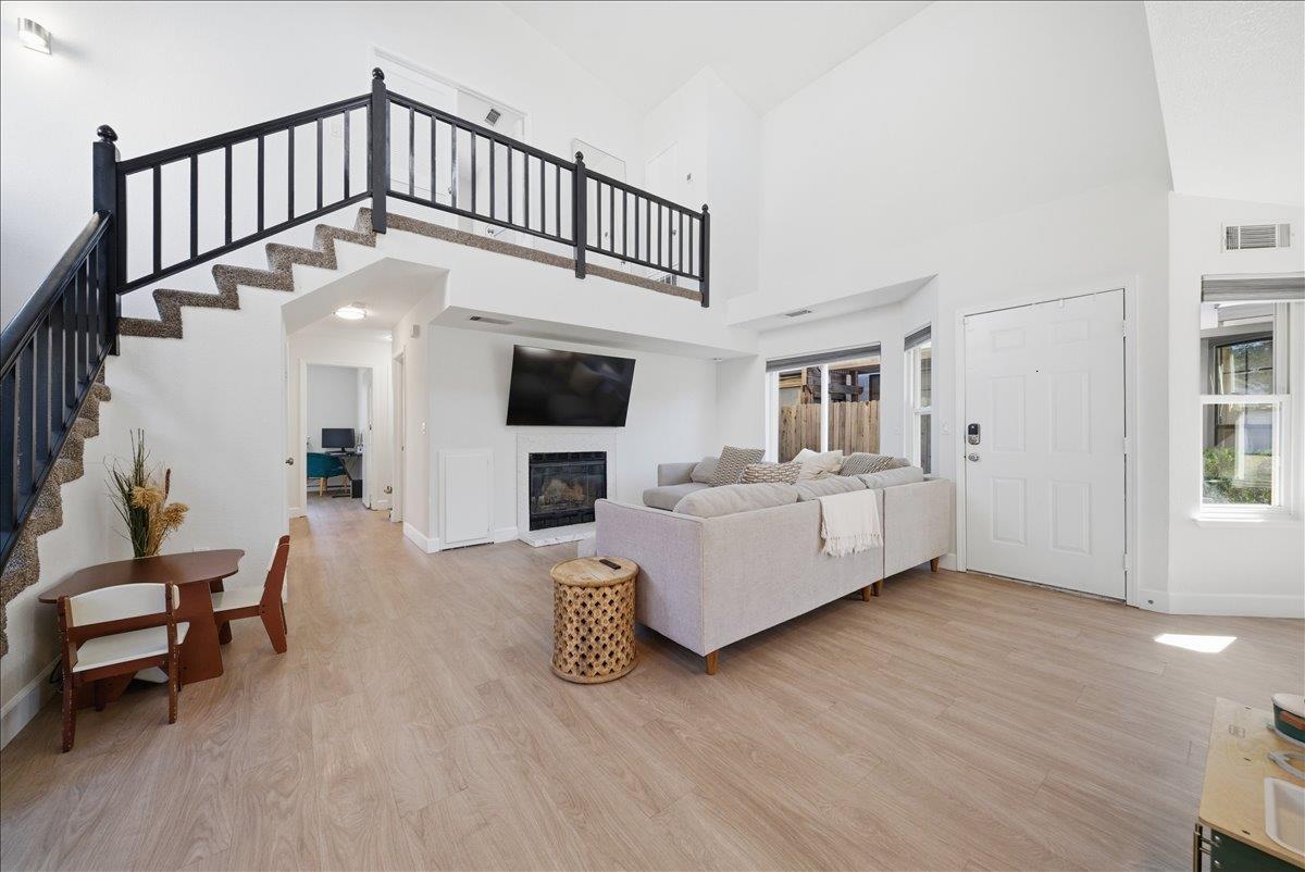 1328 Hidalgo Circle