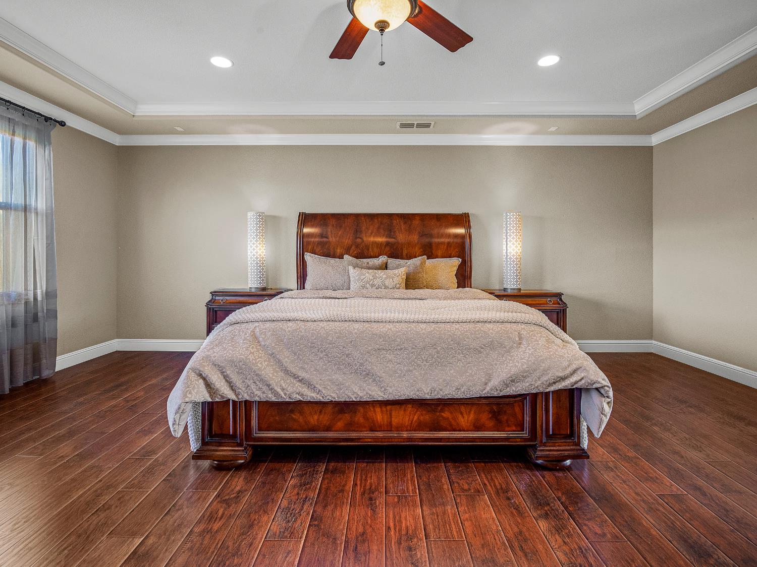 El Dorado Hills, California 95762, United States, 4 Bedrooms Bedrooms, ,5 BathroomsBathrooms,Residential,Active,226155