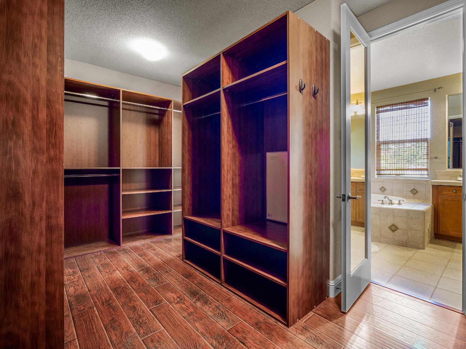 El Dorado Hills, California 95762, United States, 4 Bedrooms Bedrooms, ,5 BathroomsBathrooms,Residential,Active,226155