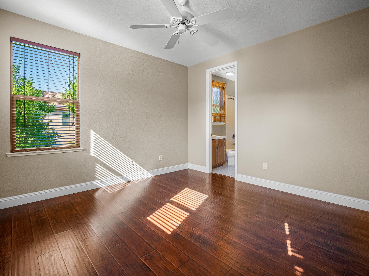 El Dorado Hills, California 95762, United States, 4 Bedrooms Bedrooms, ,5 BathroomsBathrooms,Residential,Active,226155