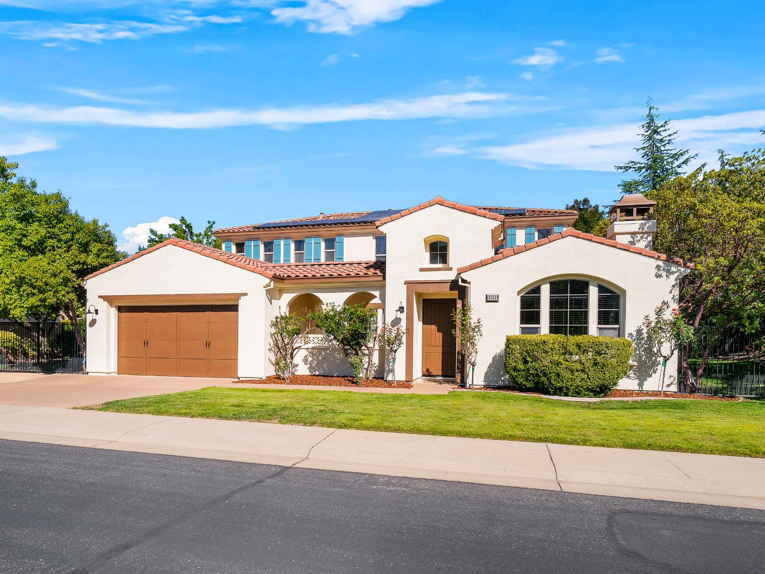 El Dorado Hills, California 95762, United States, 4 Bedrooms Bedrooms, ,5 BathroomsBathrooms,Residential,Active,226155