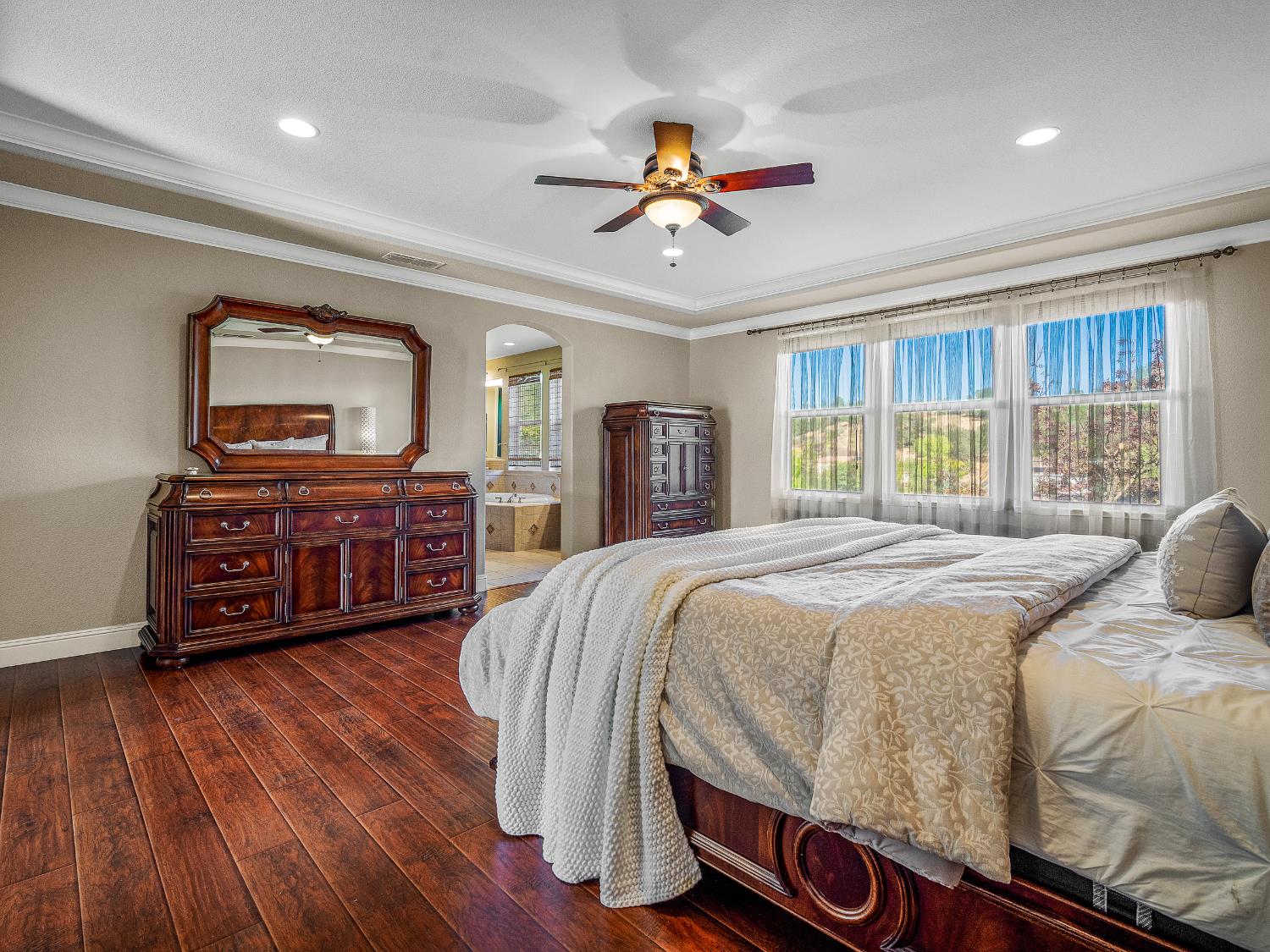 El Dorado Hills, California 95762, United States, 4 Bedrooms Bedrooms, ,5 BathroomsBathrooms,Residential,Active,226155