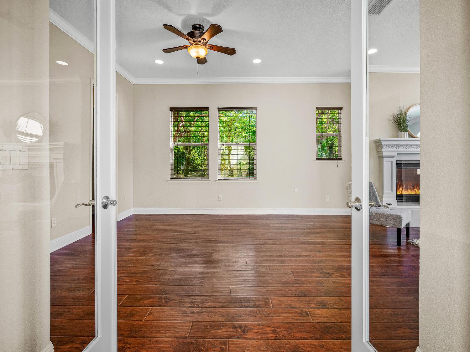 El Dorado Hills, California 95762, United States, 4 Bedrooms Bedrooms, ,5 BathroomsBathrooms,Residential,Active,226155