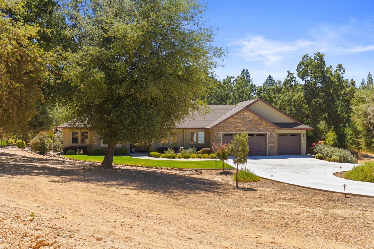2589 Colin Road