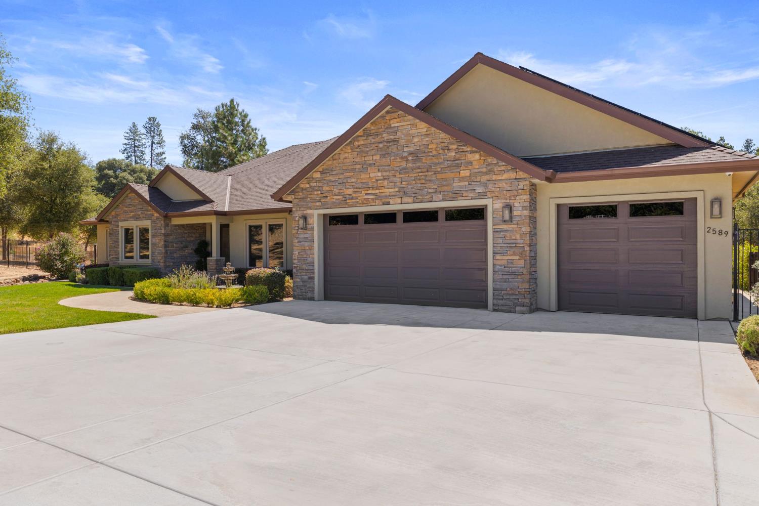 2589 Colin Road
