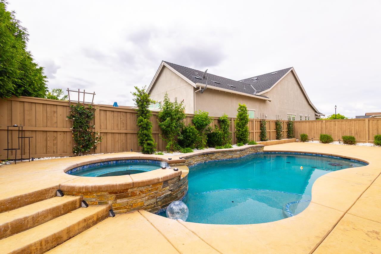 1009 Fence Post Way