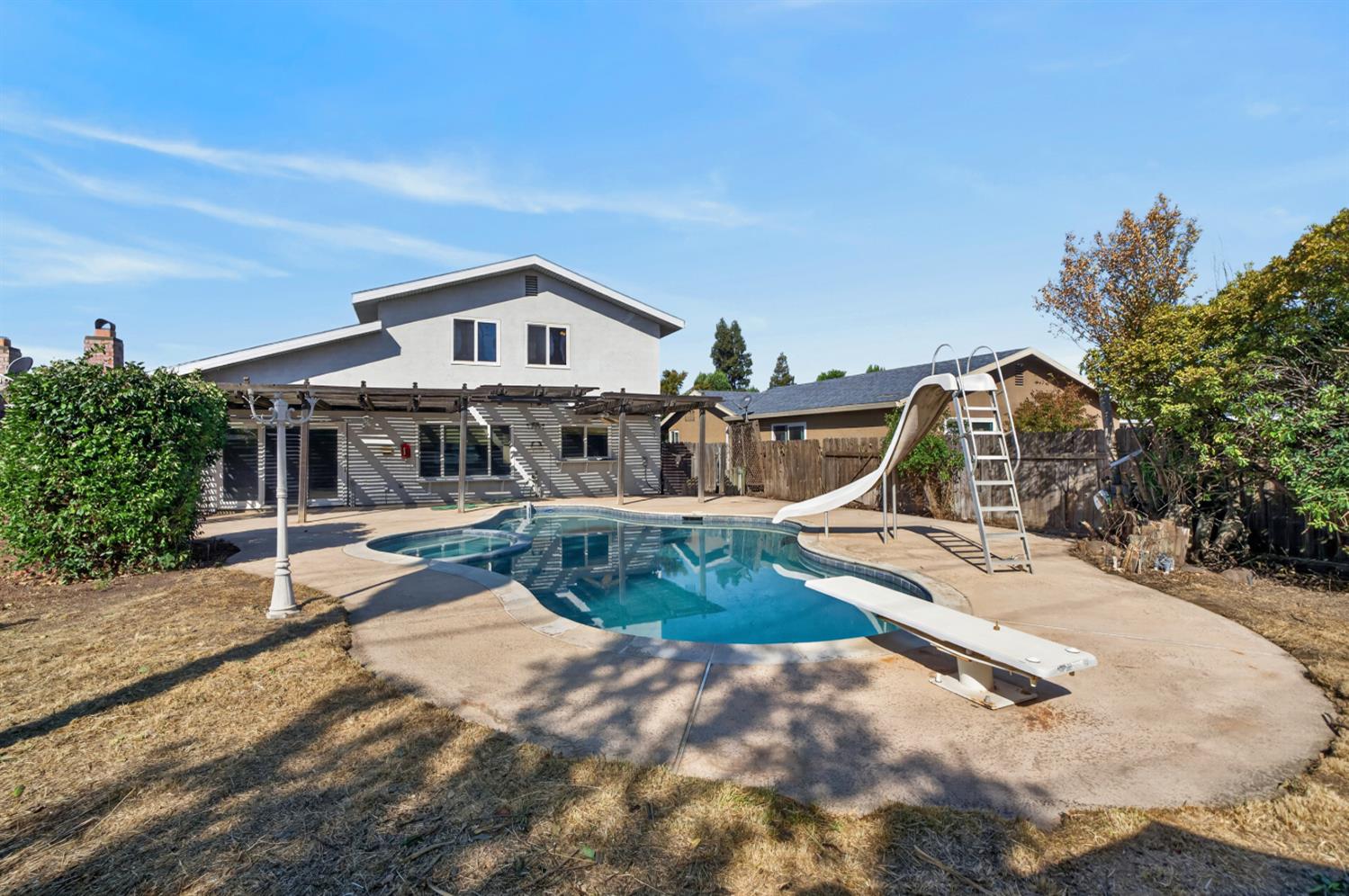 4233 Rosecrest Way