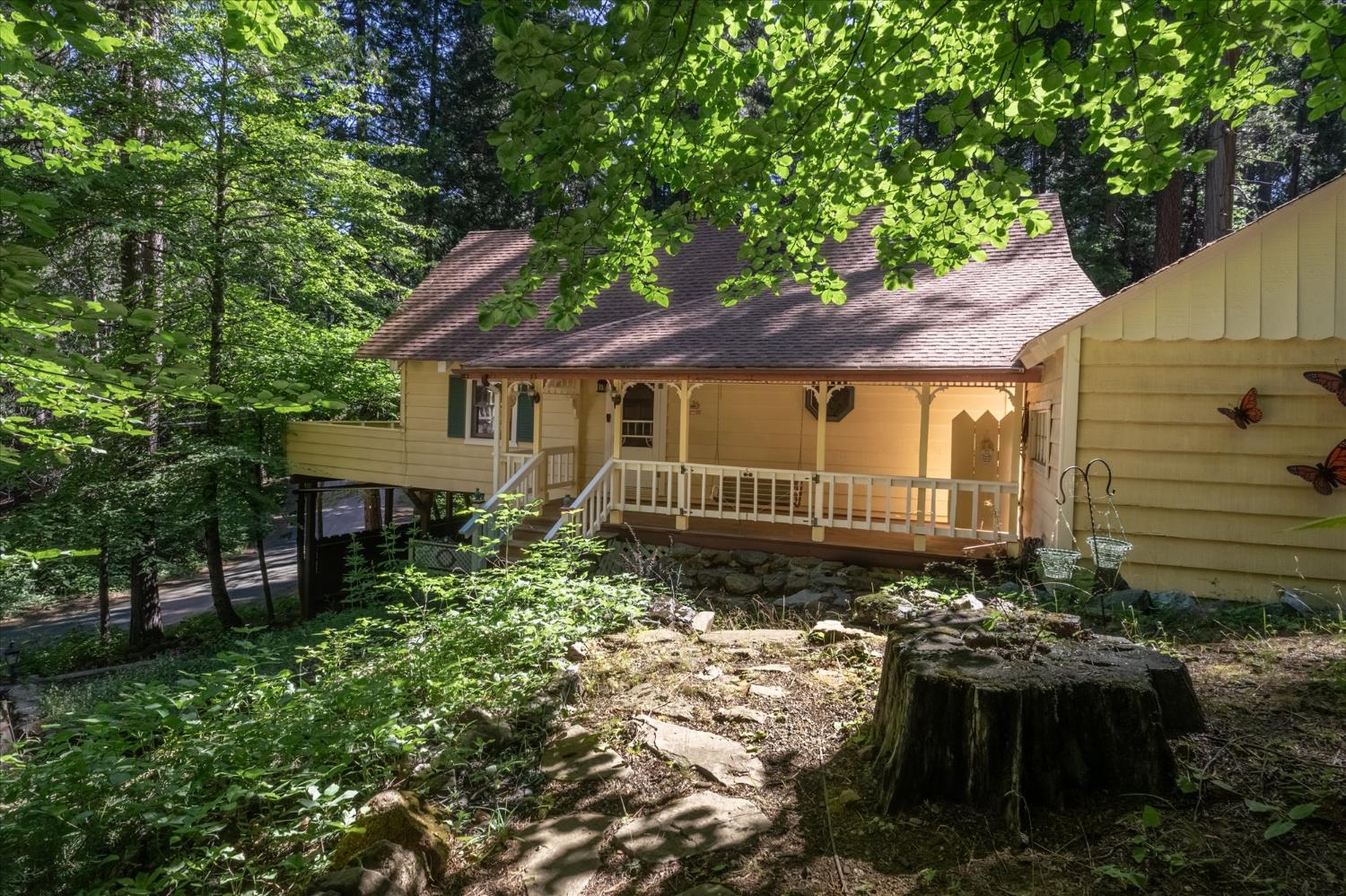 1215 Laurel Circle