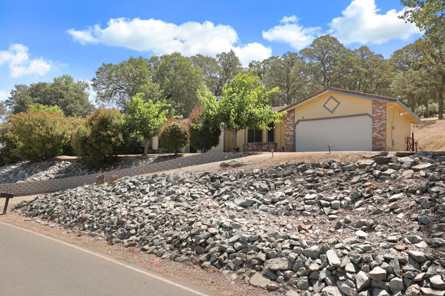 2133 S Highway 26
