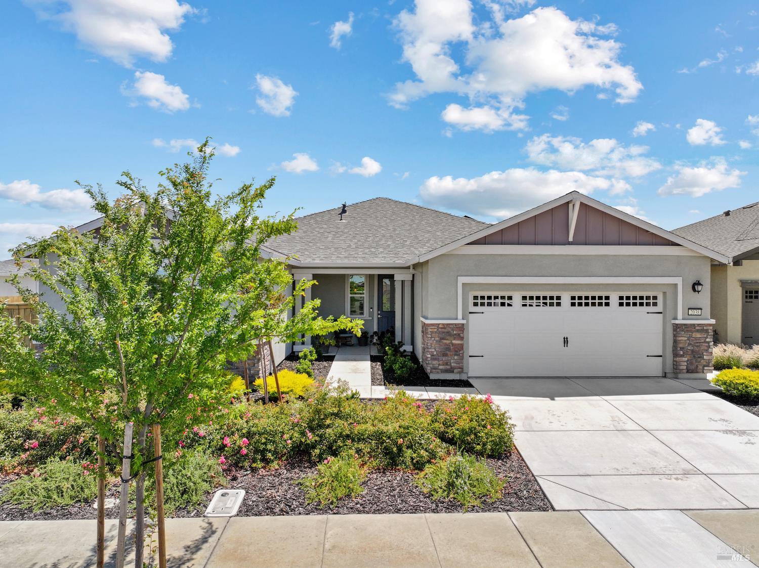 2038 Rustic Oak Lane