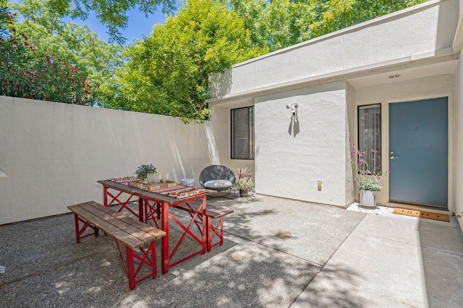 909 Alvarado Avenue 28