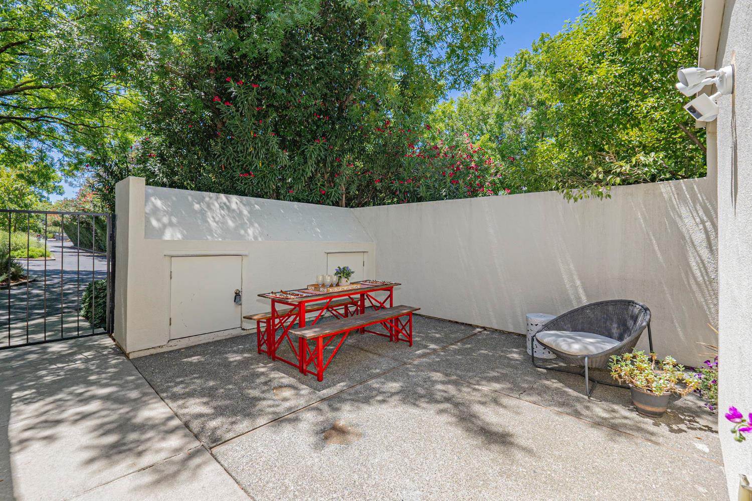 909 Alvarado Avenue 28
