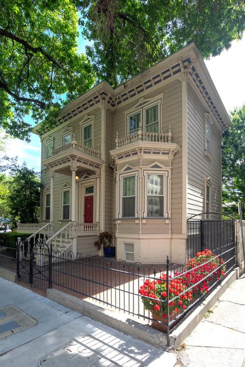 915 11th Street Sacramento CA 95814