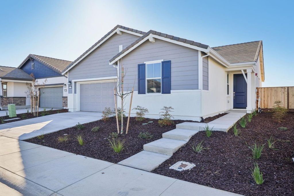 Photo of 10324 W Hema Way, Elk Grove, CA 95757 (MLS # 226035415)