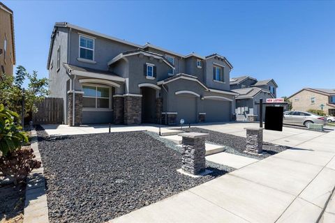 870 Storybook Street Manteca CA 95337