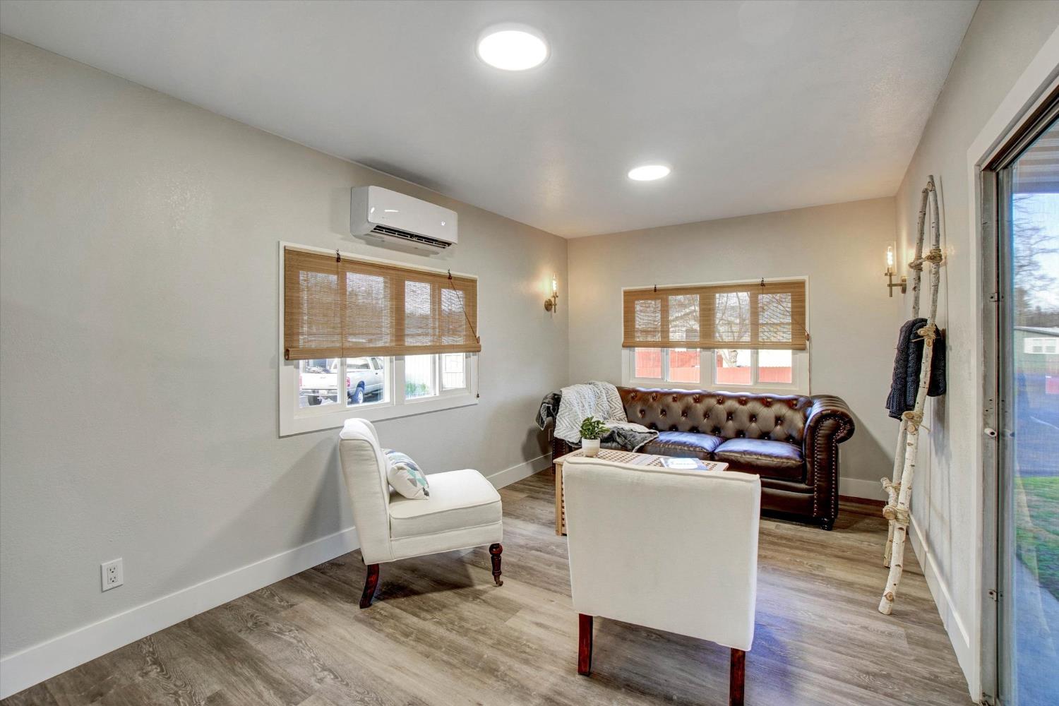 6805 Douglas Blvd 19