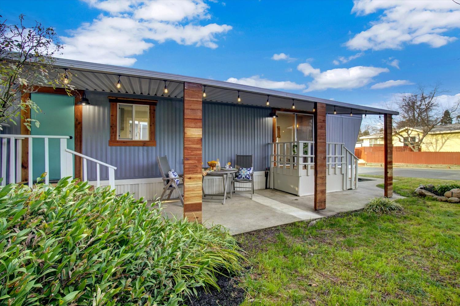 6805 Douglas Blvd 19