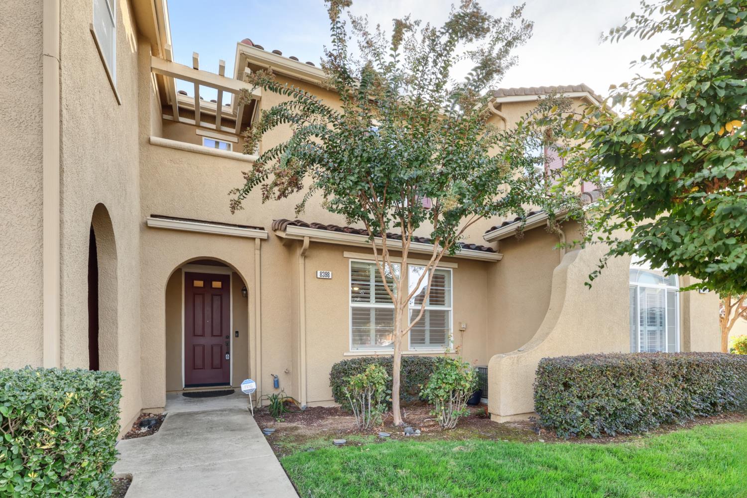 8398 Crystal Walk Circle