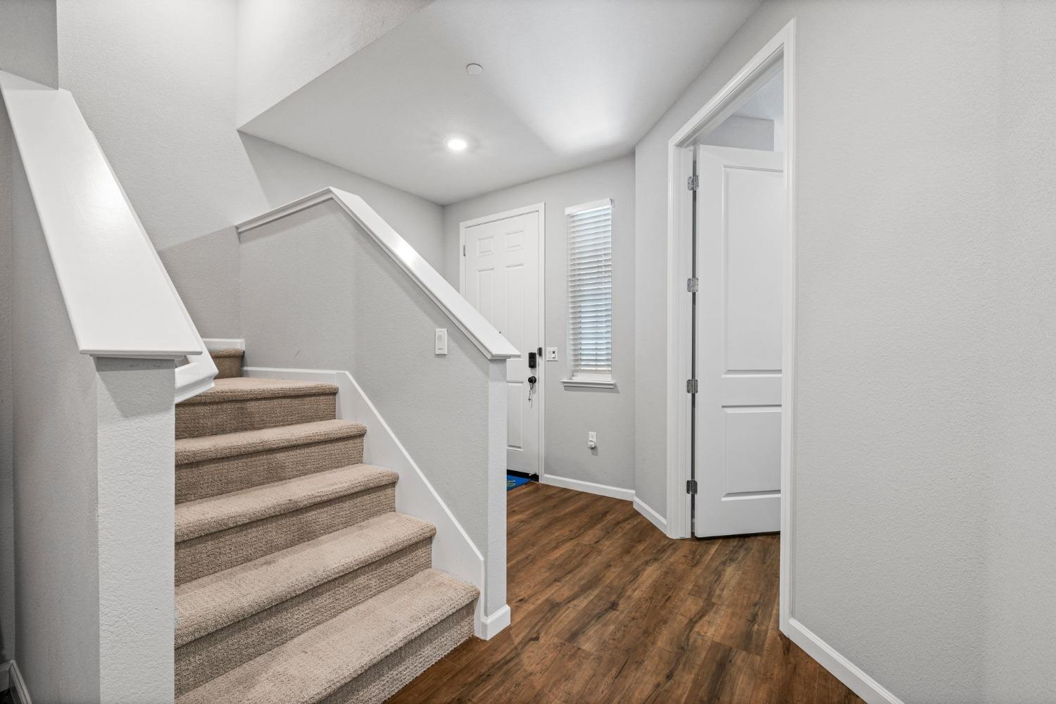 2945 Toulouse Walk