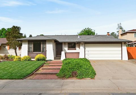 49 Waterglen Circle Sacramento CA 95826