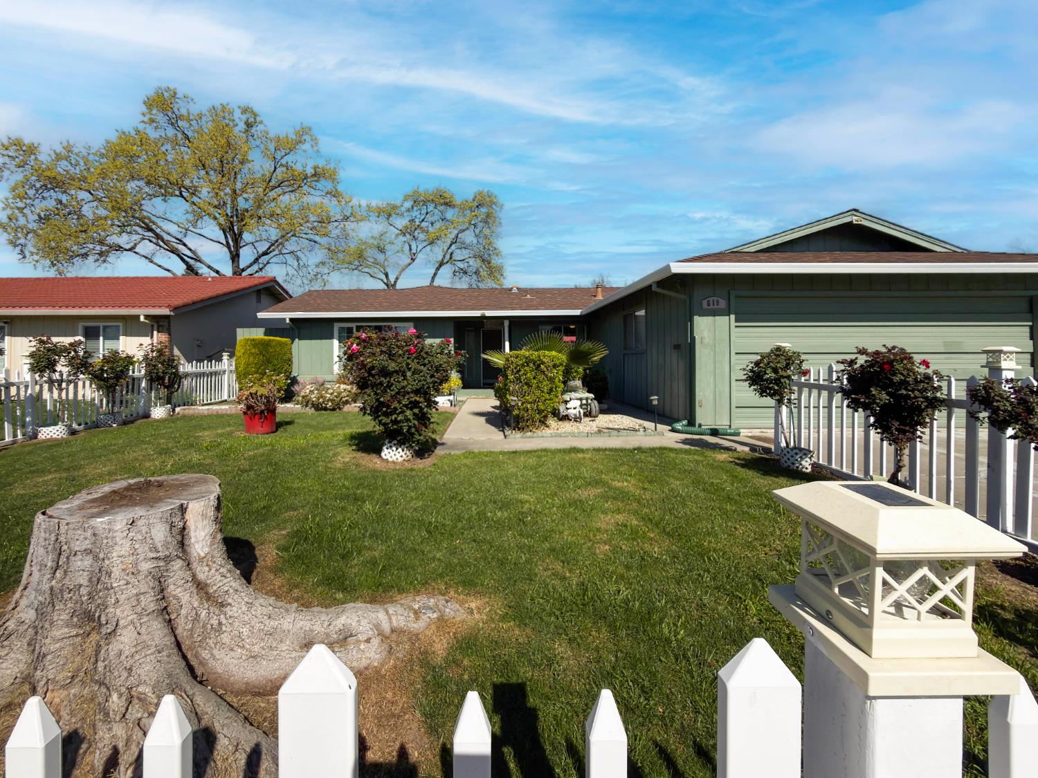 619 E Robinhood Drive