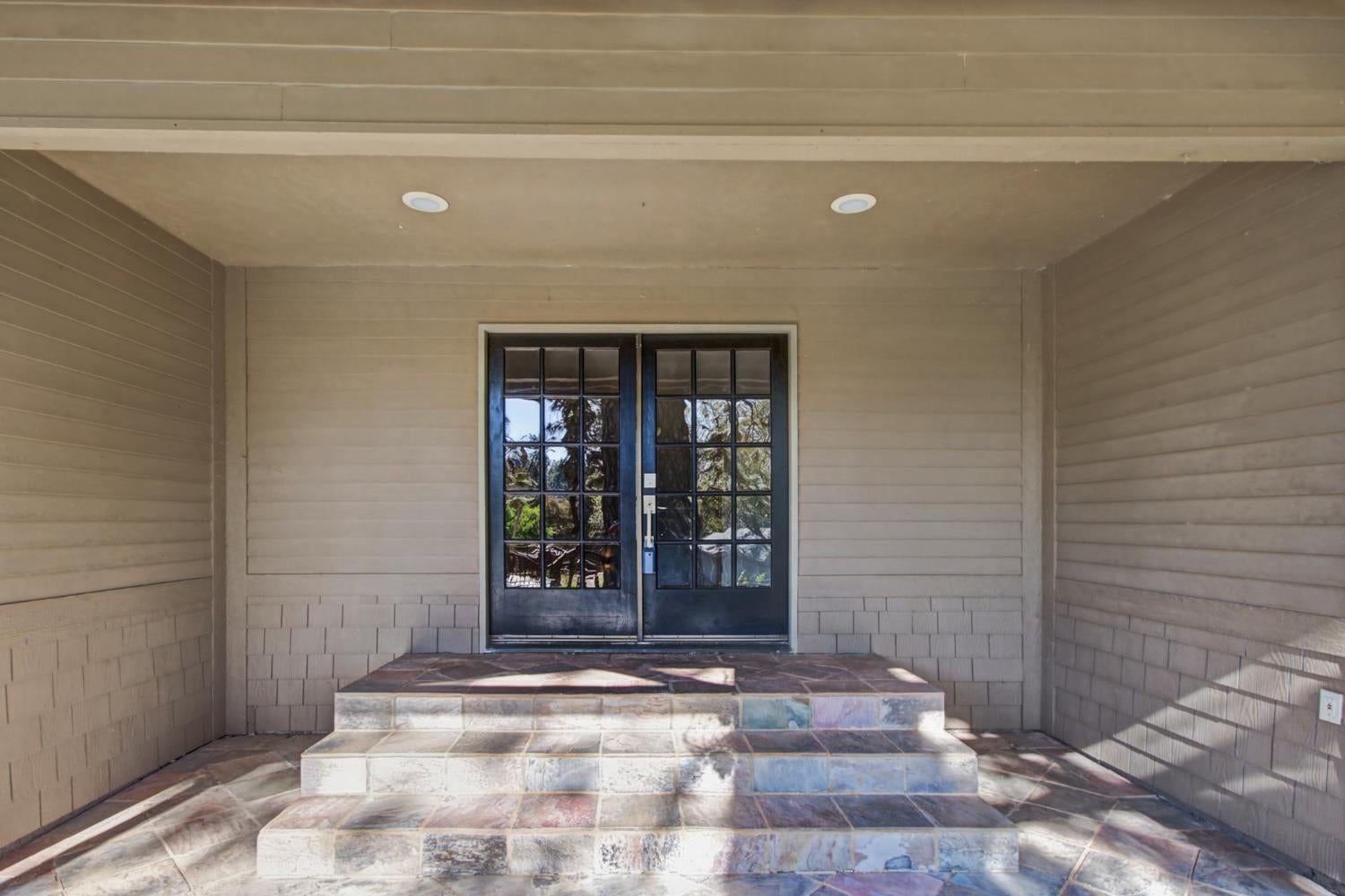935 Whispering Pines Road