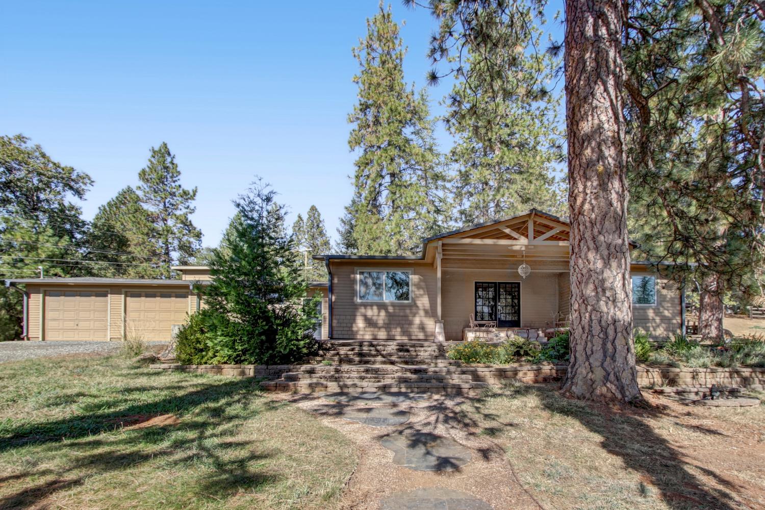 935 Whispering Pines Road