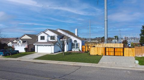 1684 E G Street Oakdale CA 95361