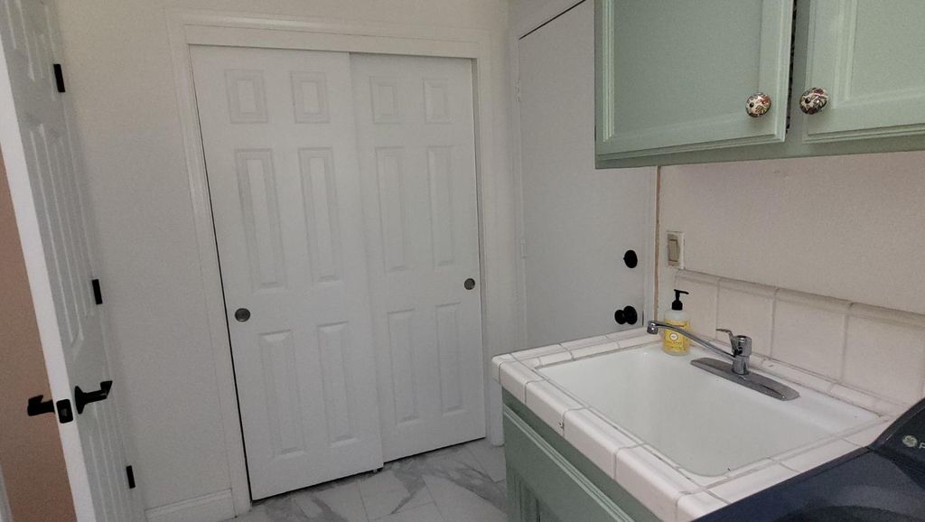 Photo of 6573 Park Riviera Way, Sacramento, CA 95831 (MLS # 226046518)