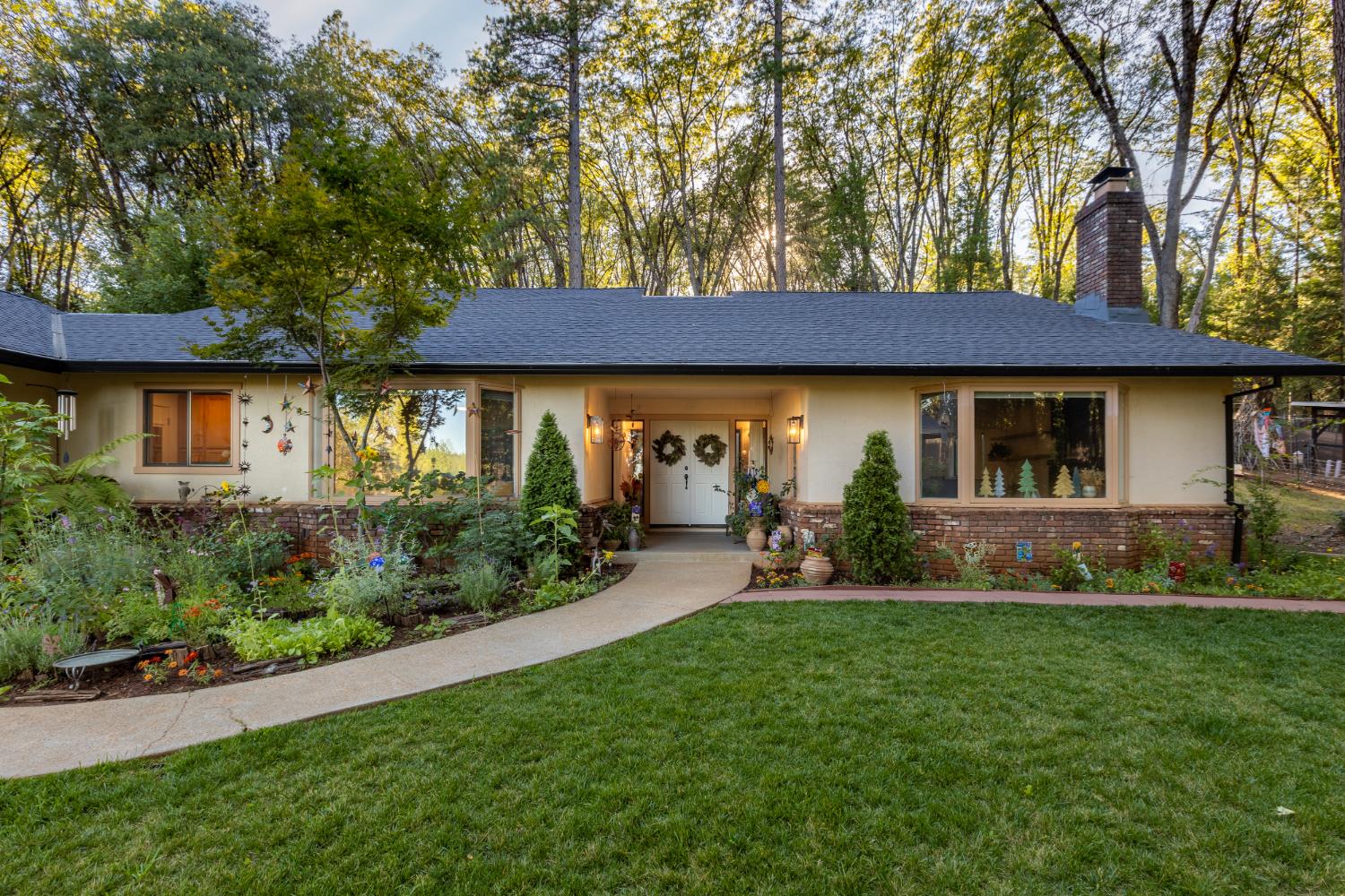13692 Edgewood Drive