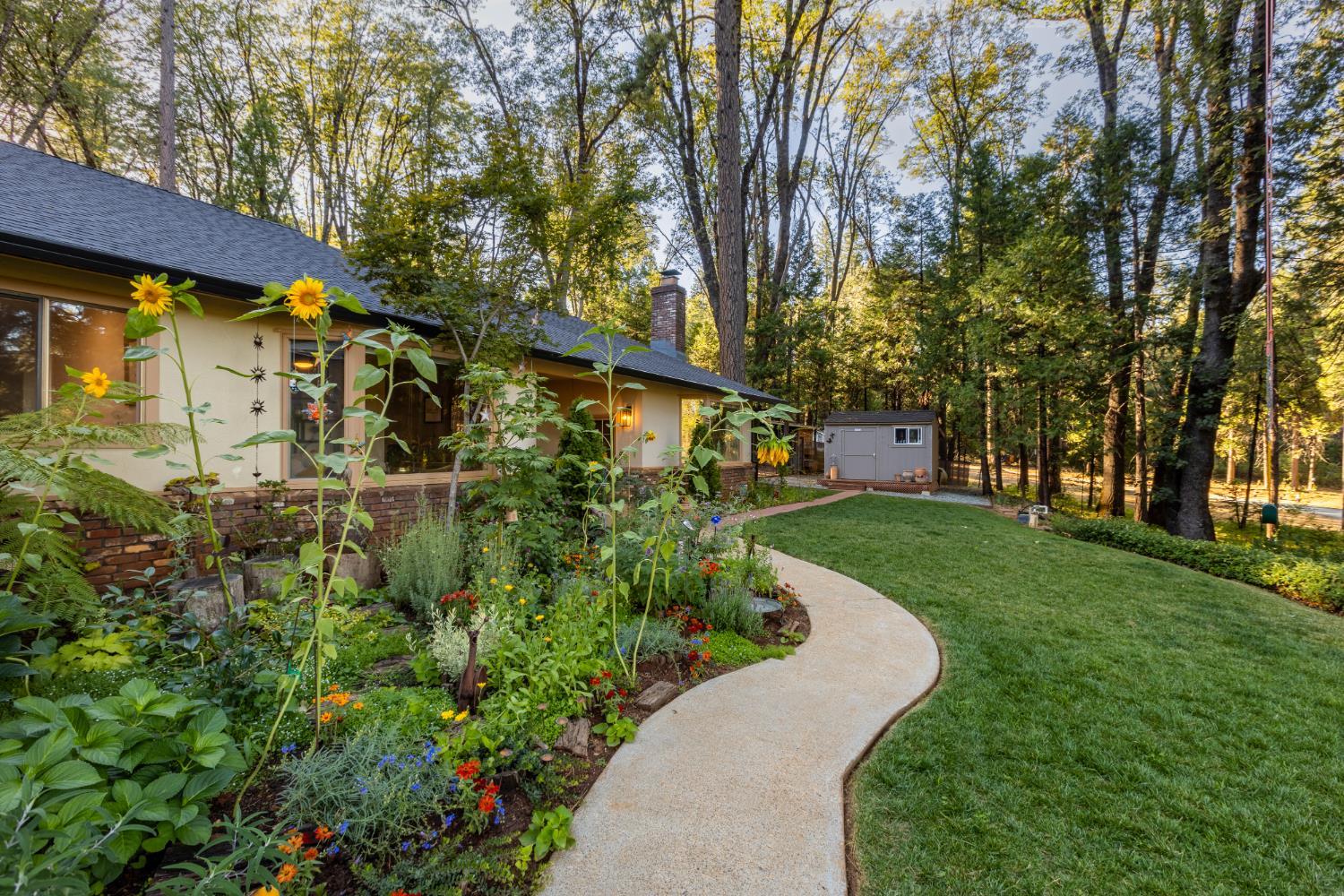 13692 Edgewood Drive