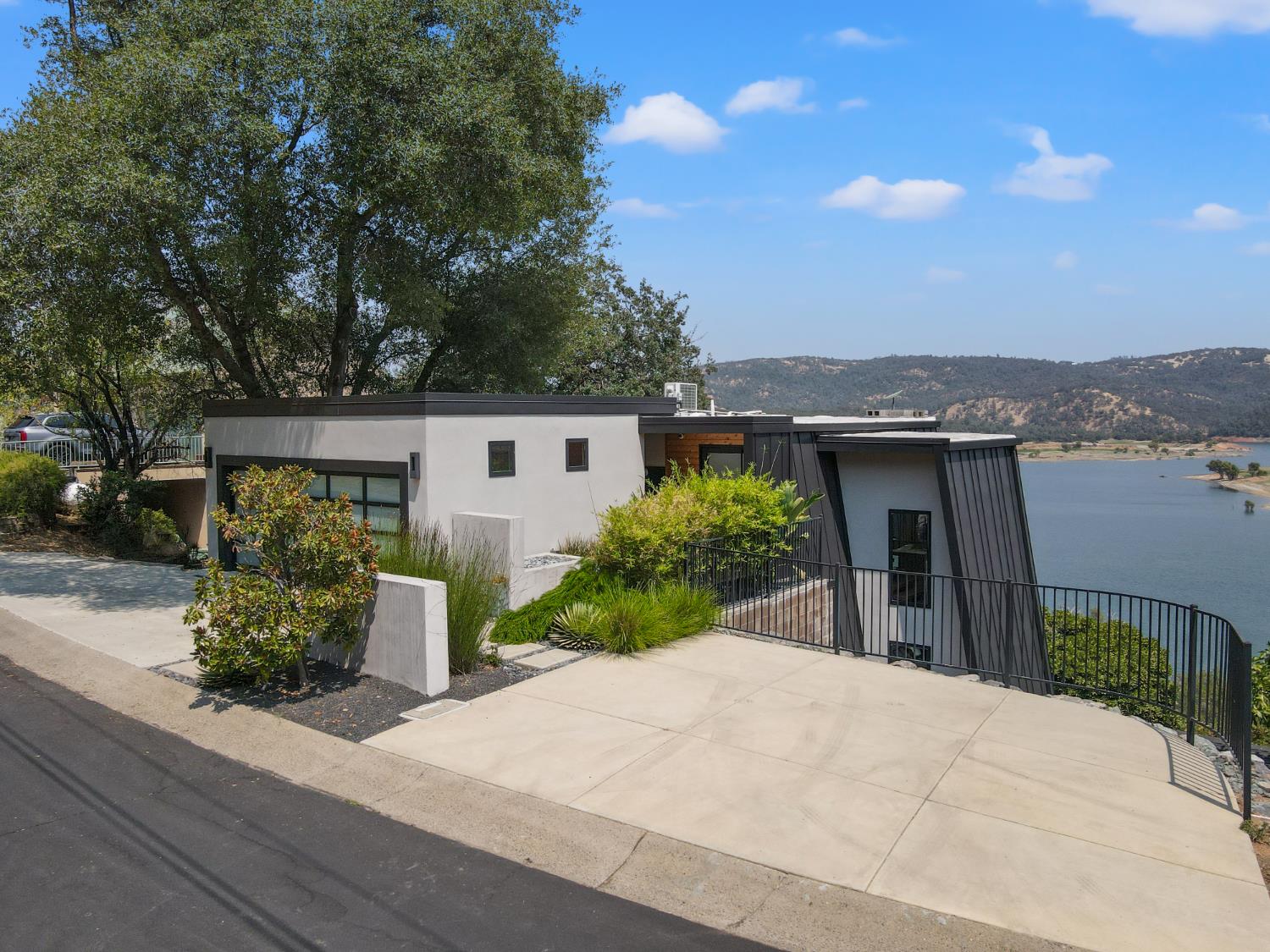3769 Mountainview Drive