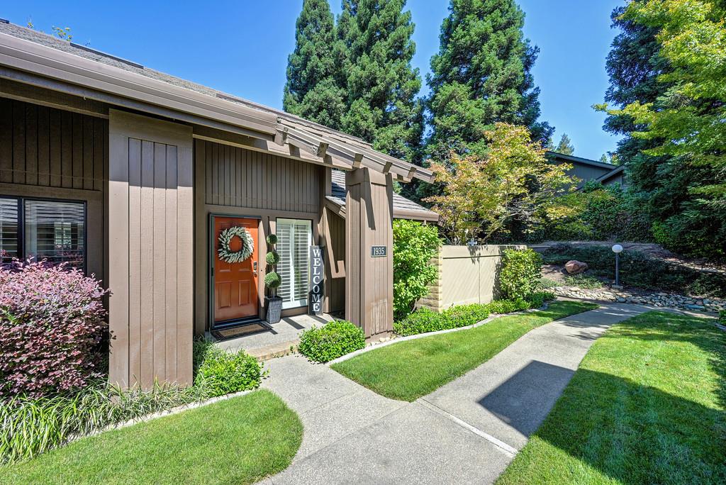 1935 Discovery Village Lane