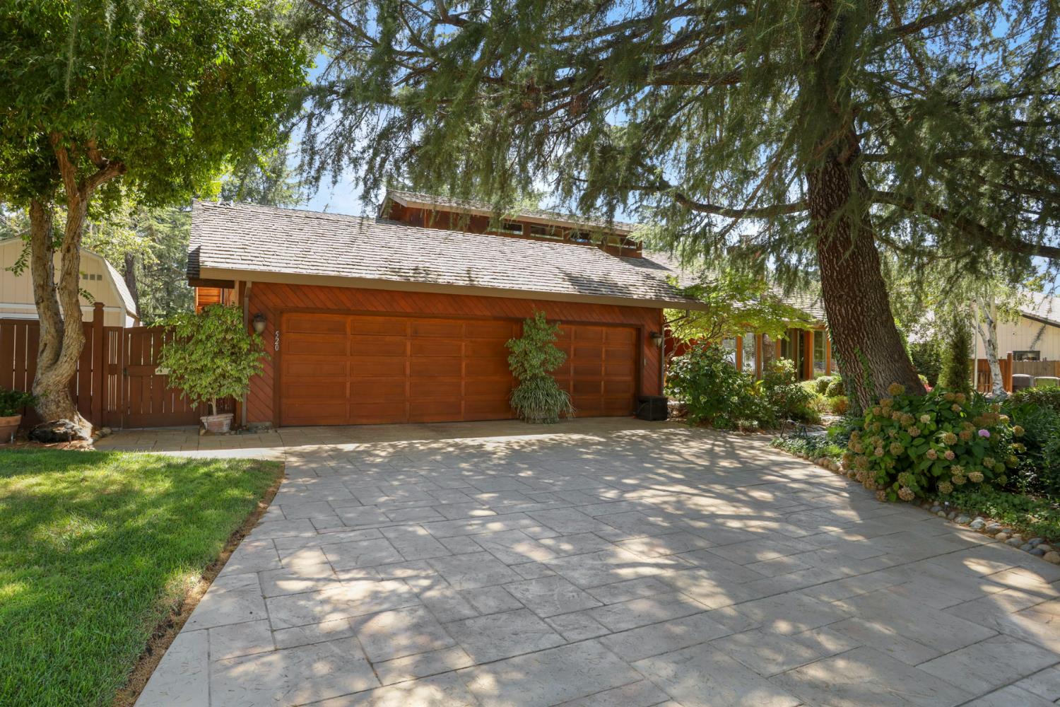 520 Buena Tierra Drive
