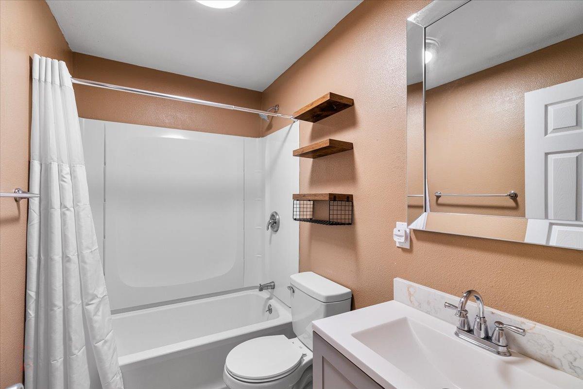 Oakdale, California 95361, United States, 3 Bedrooms Bedrooms, ,2 BathroomsBathrooms,Residential,Pending,84634