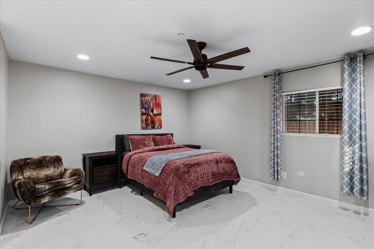 Oakdale, California 95361, United States, 3 Bedrooms Bedrooms, ,2 BathroomsBathrooms,Residential,Pending,84634