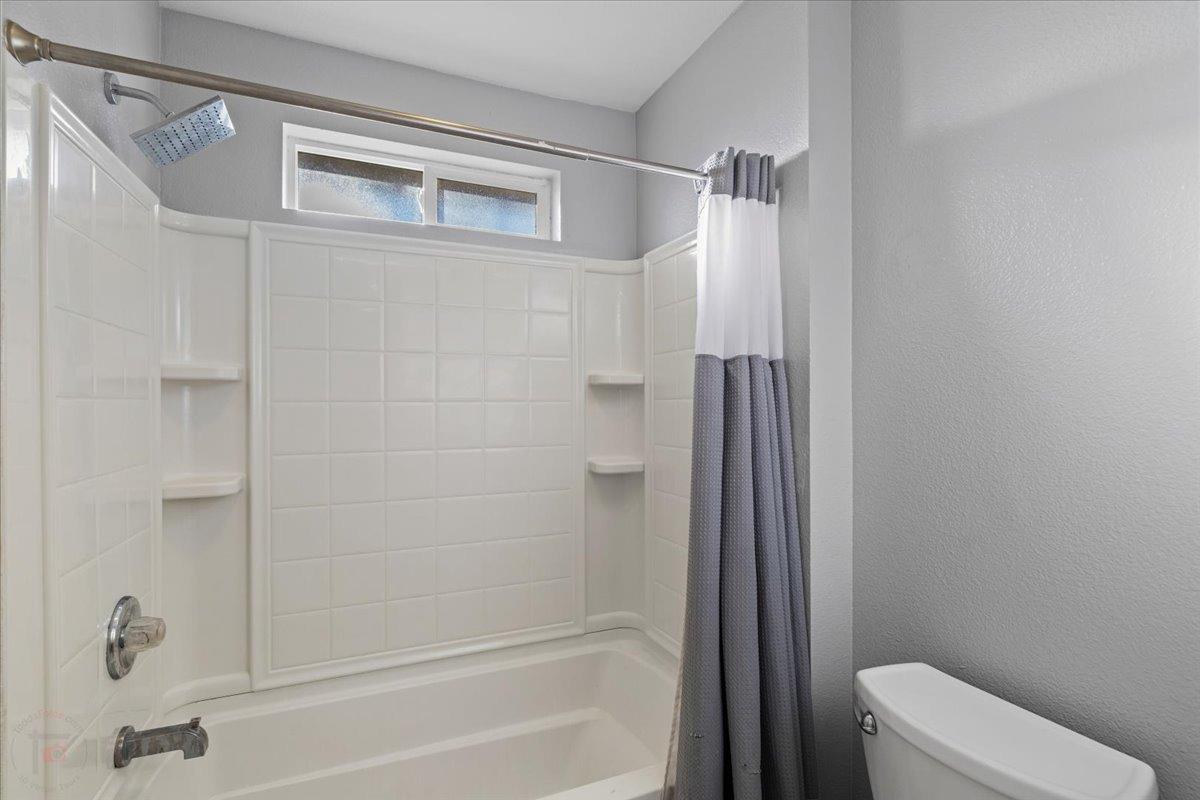 Oakdale, California 95361, United States, 3 Bedrooms Bedrooms, ,2 BathroomsBathrooms,Residential,Pending,84634