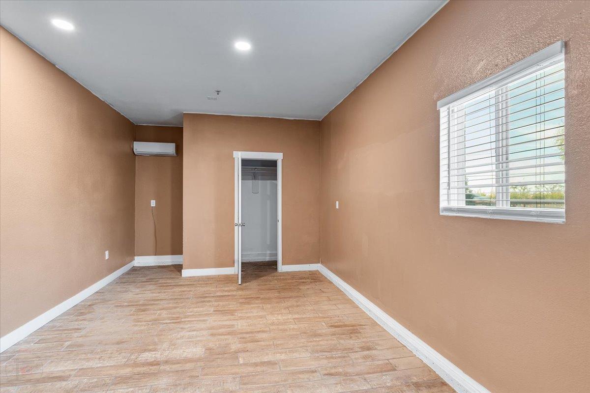 Oakdale, California 95361, United States, 3 Bedrooms Bedrooms, ,2 BathroomsBathrooms,Residential,Pending,84634