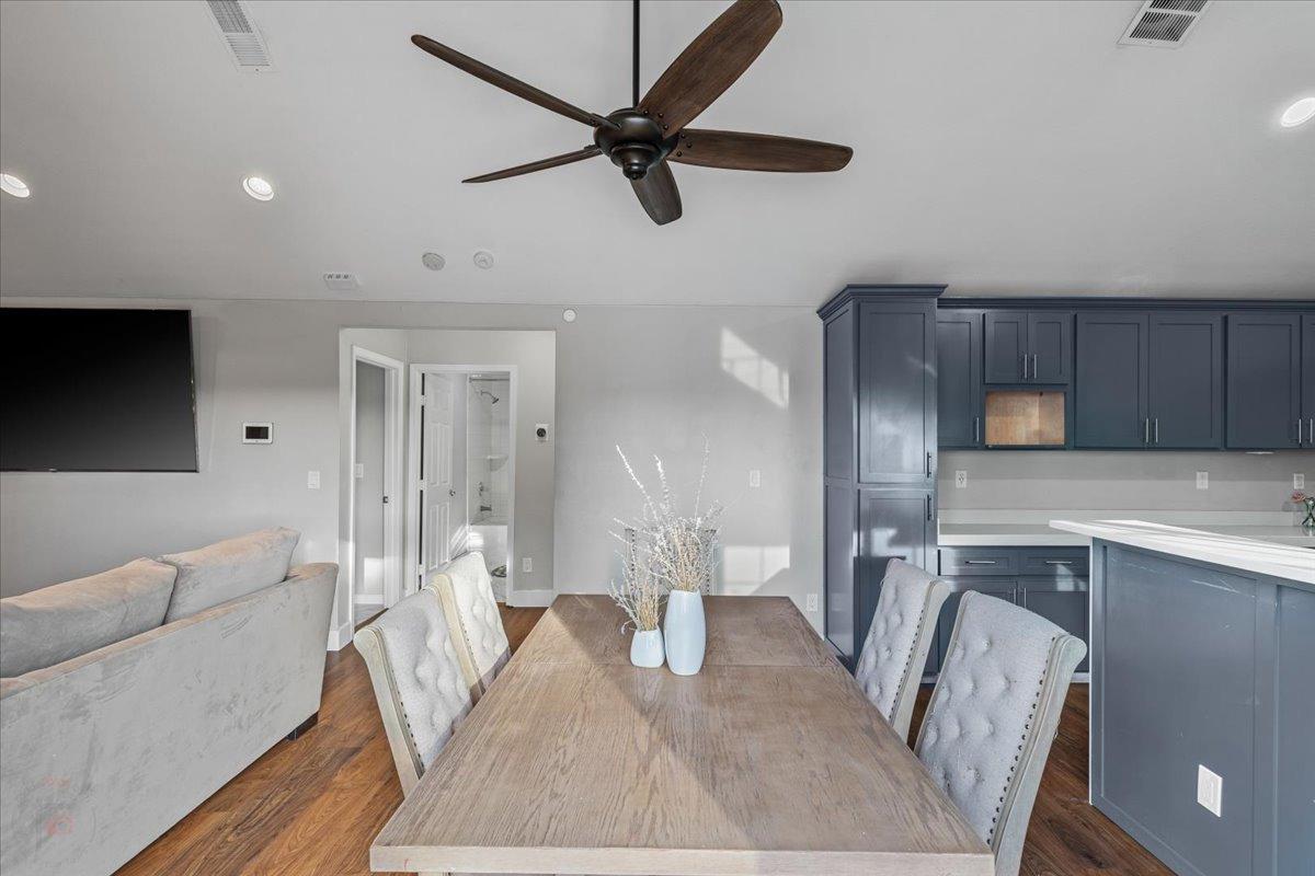 Oakdale, California 95361, United States, 3 Bedrooms Bedrooms, ,2 BathroomsBathrooms,Residential,Pending,84634