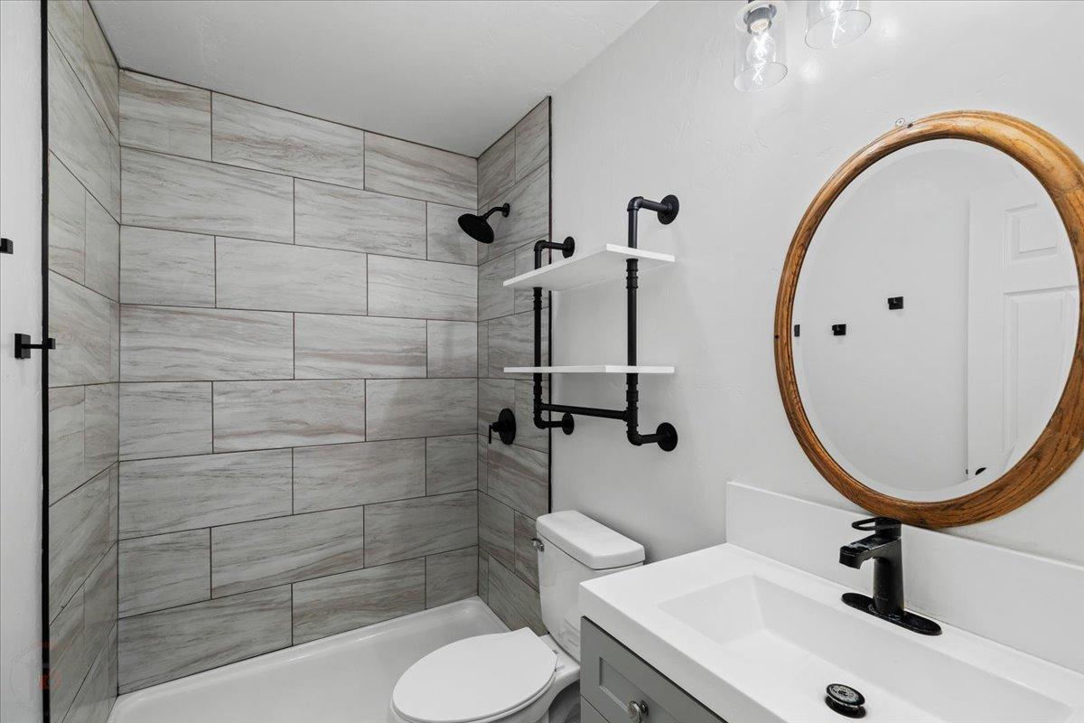 Oakdale, California 95361, United States, 3 Bedrooms Bedrooms, ,2 BathroomsBathrooms,Residential,Pending,84634