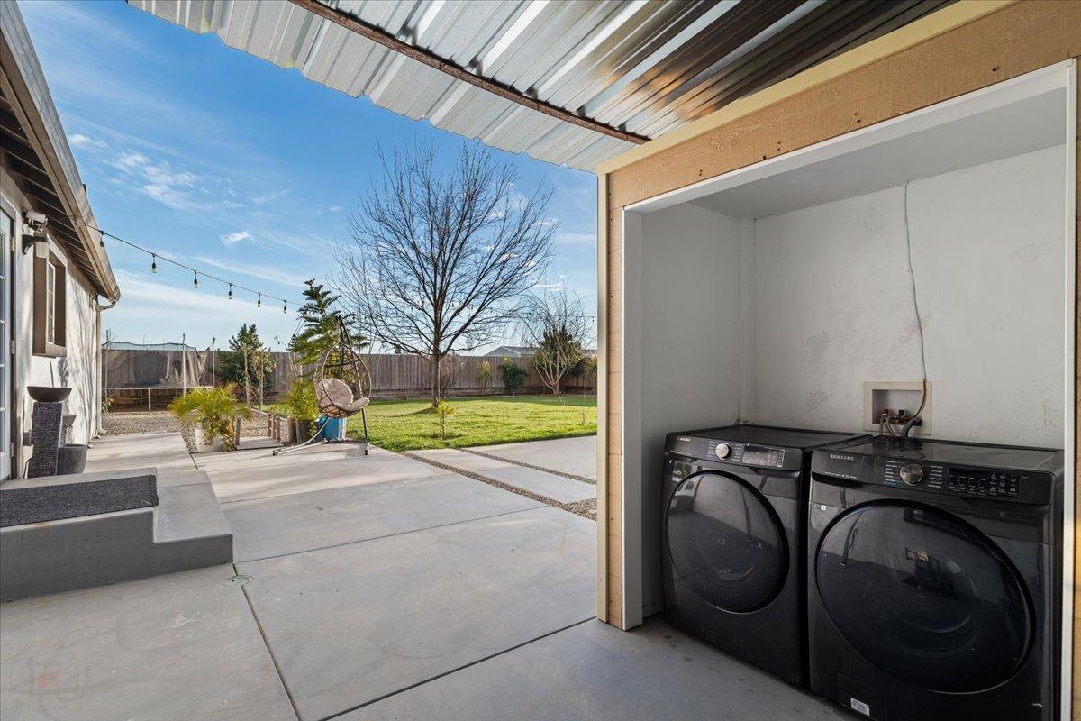 Oakdale, California 95361, United States, 3 Bedrooms Bedrooms, ,2 BathroomsBathrooms,Residential,Pending,84634