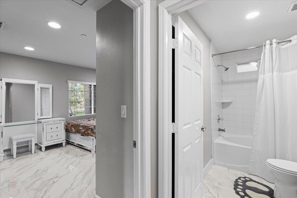 Oakdale, California 95361, United States, 3 Bedrooms Bedrooms, ,2 BathroomsBathrooms,Residential,Pending,84634