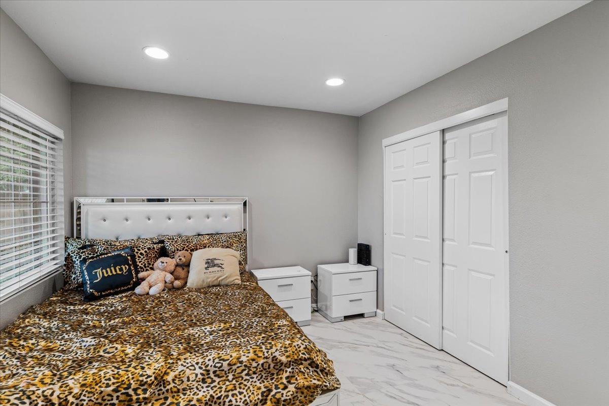 Oakdale, California 95361, United States, 3 Bedrooms Bedrooms, ,2 BathroomsBathrooms,Residential,Pending,84634