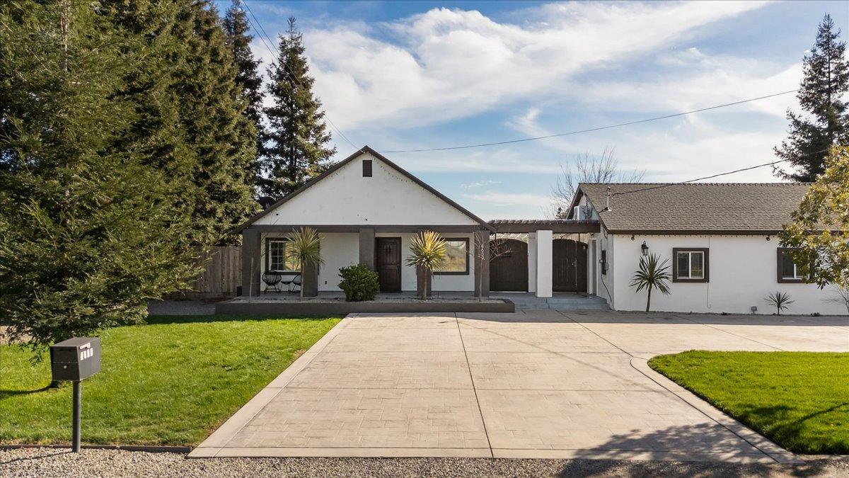 Oakdale, California 95361, United States, 3 Bedrooms Bedrooms, ,2 BathroomsBathrooms,Residential,Pending,84634